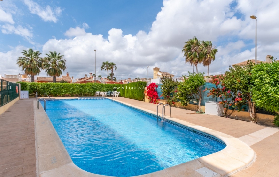 Odsprzedaż - Mieszkanie w bloku - Orihuela Costa - La Florida