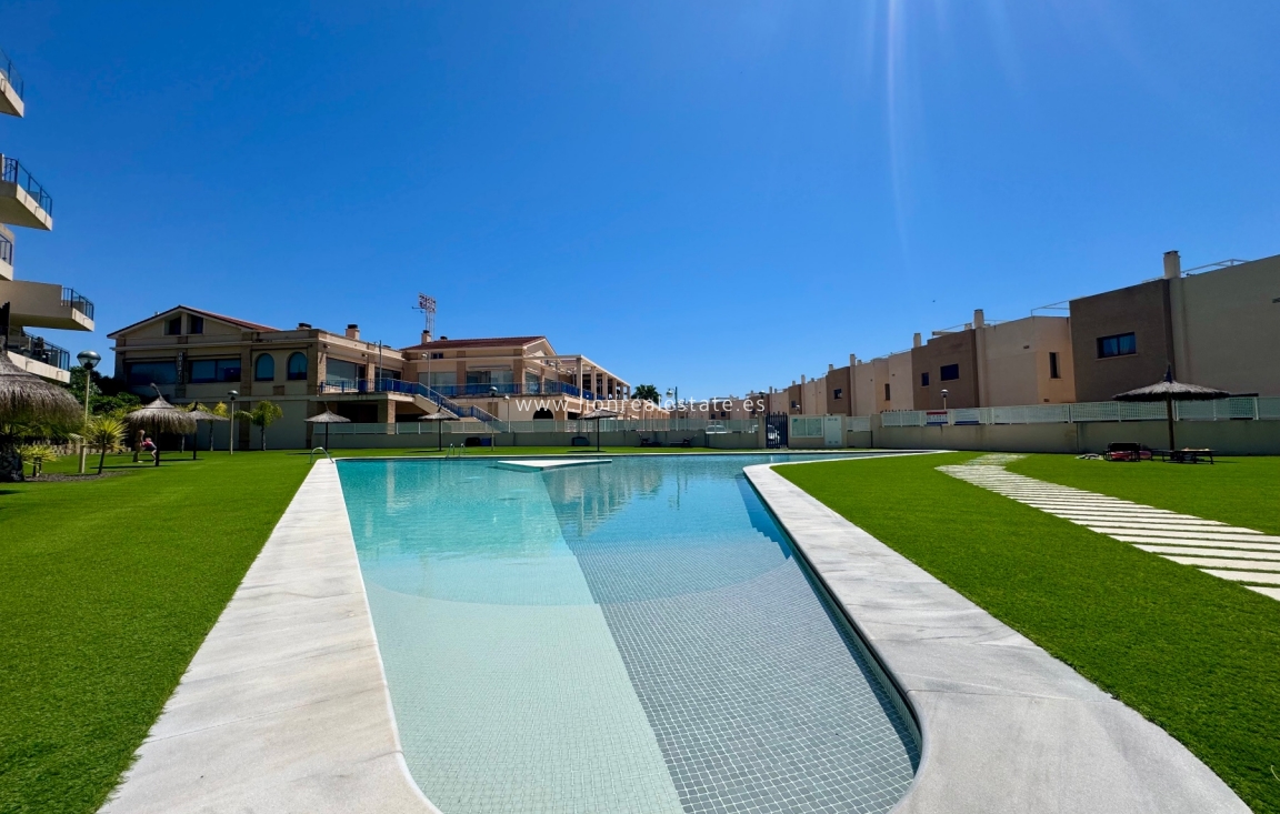 Odsprzedaż - Mieszkanie w bloku - Orihuela Costa - La Zenia
