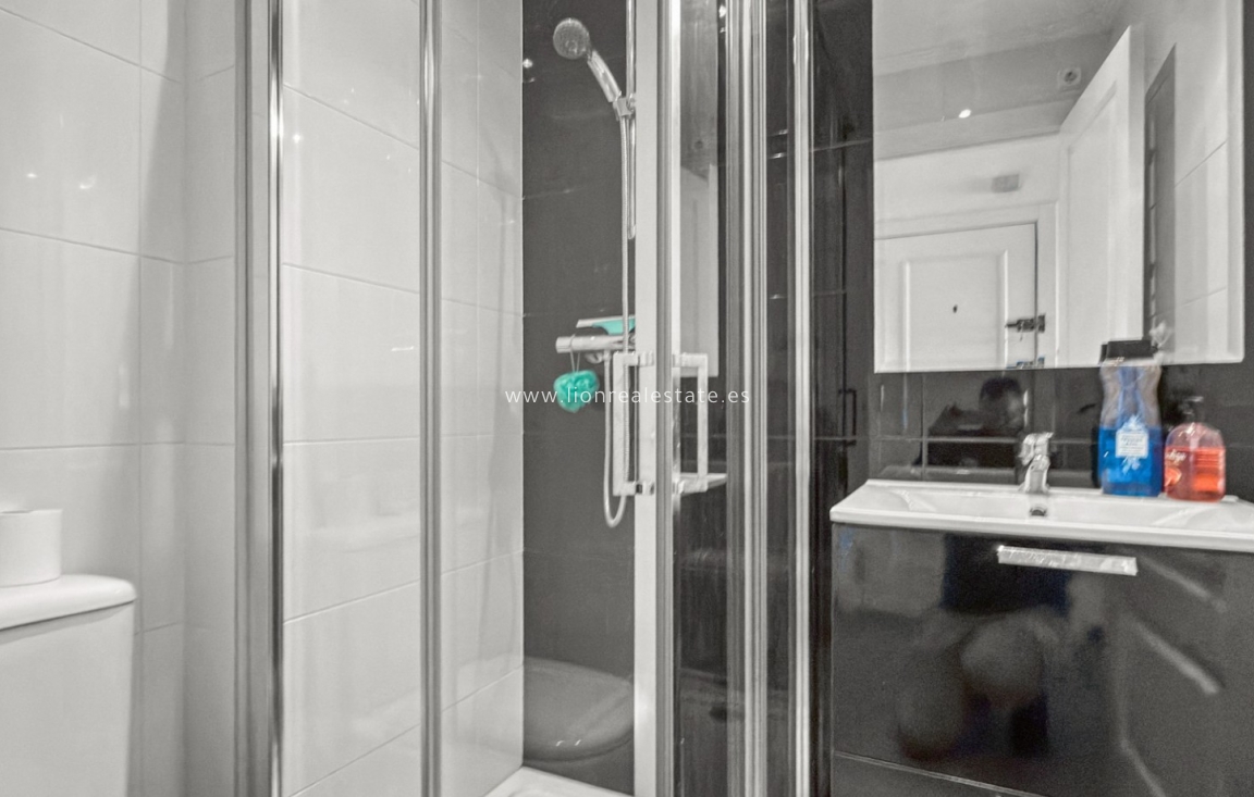 Odsprzedaż - Mieszkanie w bloku - Orihuela Costa - Lomas de Campoamor