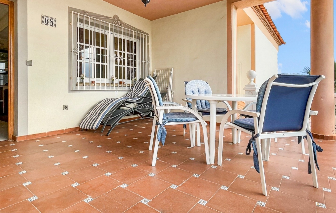 Odsprzedaż - Mieszkanie w bloku - Orihuela Costa - Los Altos *