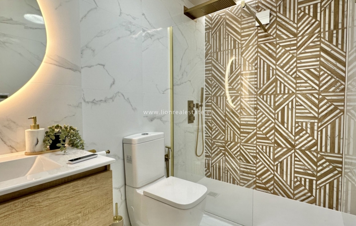 Odsprzedaż - Mieszkanie w bloku - Orihuela Costa - Playa Flamenca