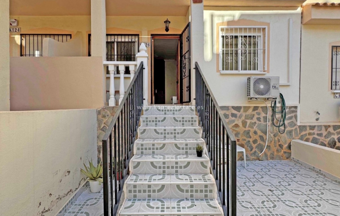 Odsprzedaż - Mieszkanie w bloku - Orihuela Costa - Playa Flamenca