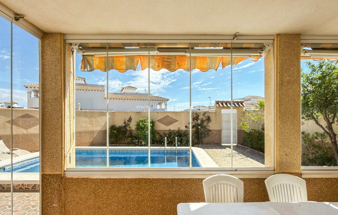 Odsprzedaż - Mieszkanie w bloku - Orihuela Costa - Playa Flamenca