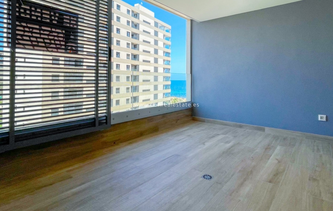 Odsprzedaż - Mieszkanie w bloku - Orihuela Costa - Punta Prima
