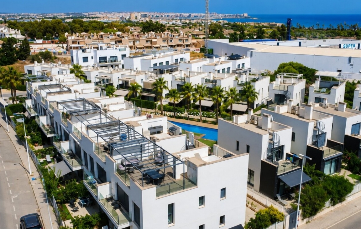 Odsprzedaż - Mieszkanie w bloku - Orihuela Costa - Punta Prima