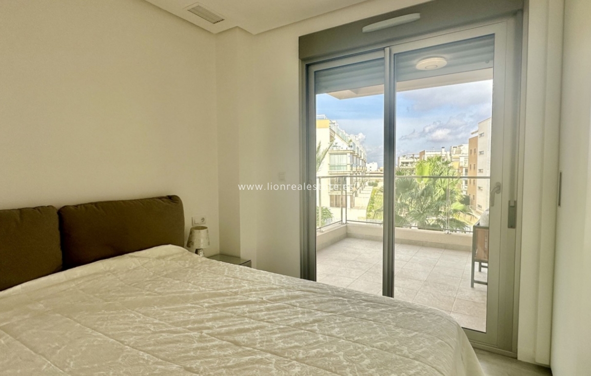 Odsprzedaż - Mieszkanie w bloku - Orihuela Costa - Villamartín