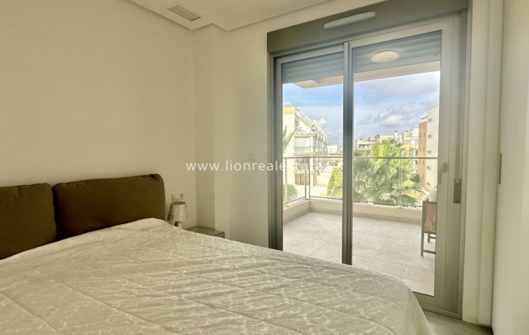 Odsprzedaż - Mieszkanie w bloku - Orihuela Costa - Villamartín