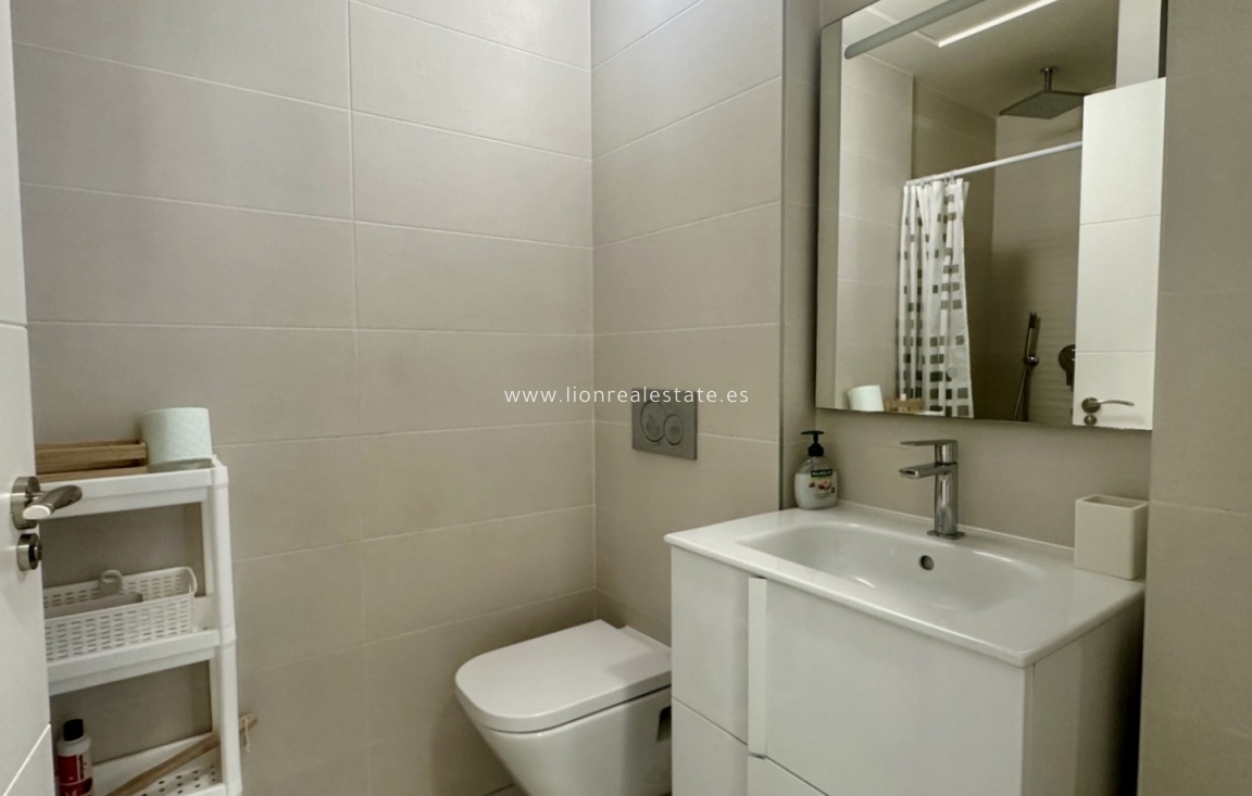 Odsprzedaż - Mieszkanie w bloku - Orihuela Costa - Villamartín