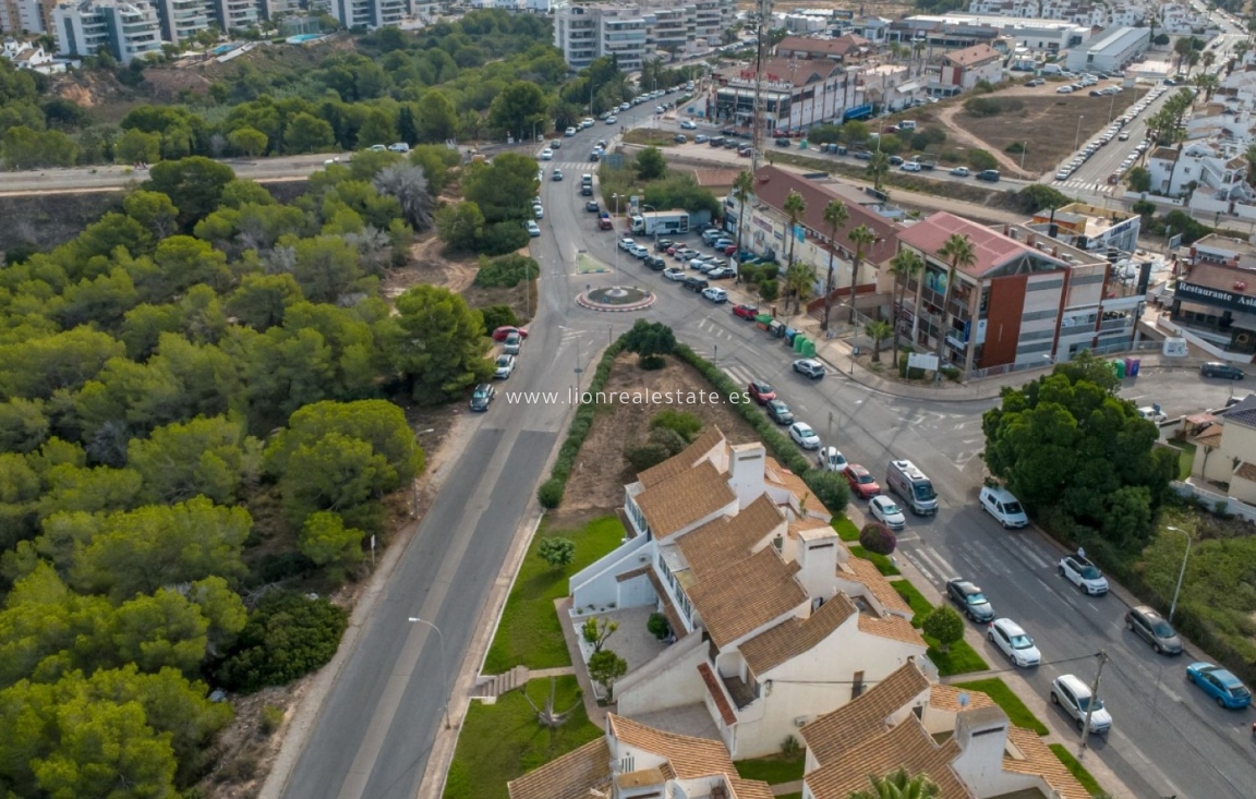 Odsprzedaż - Mieszkanie w bloku - Orihuela Costa - Villamartín