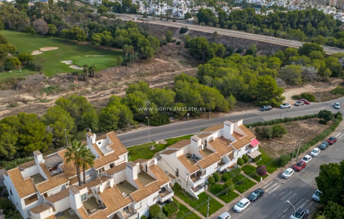 Odsprzedaż - Mieszkanie w bloku - Orihuela Costa - Villamartín
