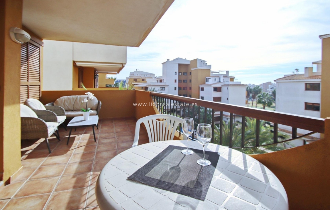Odsprzedaż - Mieszkanie w bloku - Punta Prima