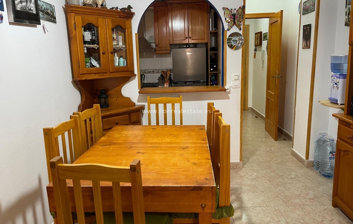 Odsprzedaż - Mieszkanie w bloku - Torrevieja - Centro