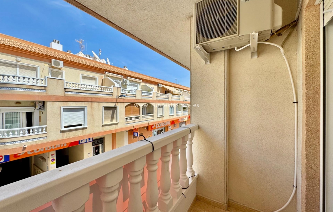 Odsprzedaż - Mieszkanie w bloku - Torrevieja - Centro