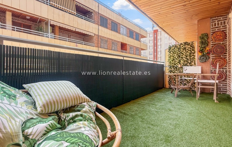 Odsprzedaż - Mieszkanie w bloku - Torrevieja - El Acequión - Los Náufragos