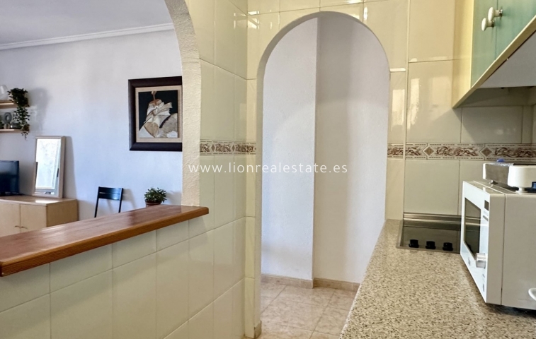 Odsprzedaż - Mieszkanie w bloku - Torrevieja - El Molino