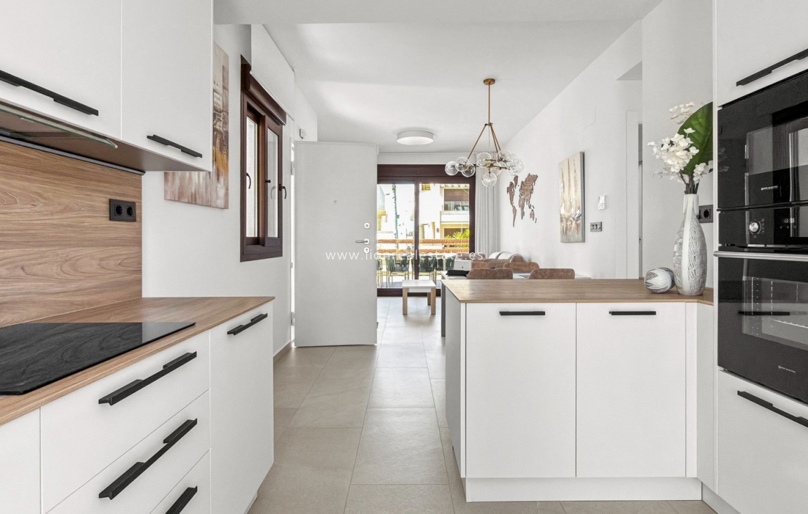 Odsprzedaż - Mieszkanie w bloku - Torrevieja - Los Balcones - Los Altos del Edén