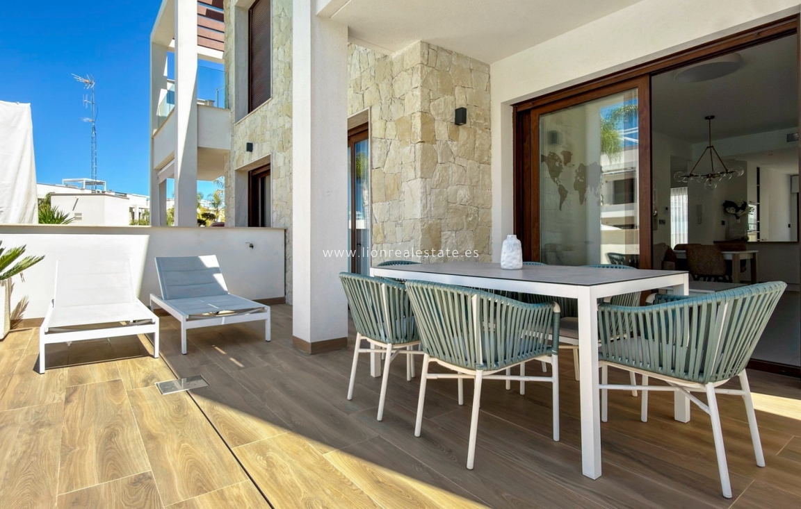 Odsprzedaż - Mieszkanie w bloku - Torrevieja - Los Balcones - Los Altos del Edén