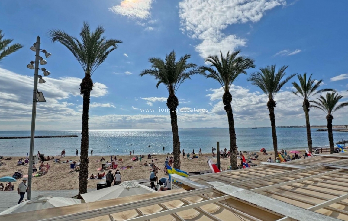 Odsprzedaż - Mieszkanie w bloku - Torrevieja - Playa del Cura