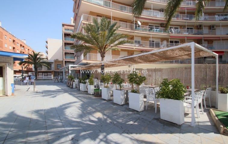 Odsprzedaż - Mieszkanie w bloku - Torrevieja - Playa Del Cura