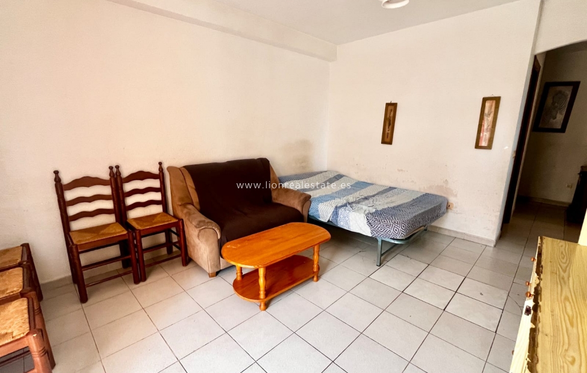 Odsprzedaż - Mieszkanie w bloku - Torrevieja - Punta Prima