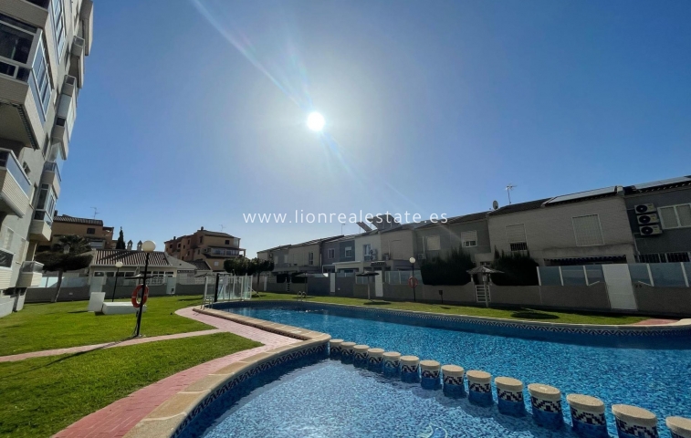 Odsprzedaż - Mieszkanie w bloku - Torrevieja - Torreblanca