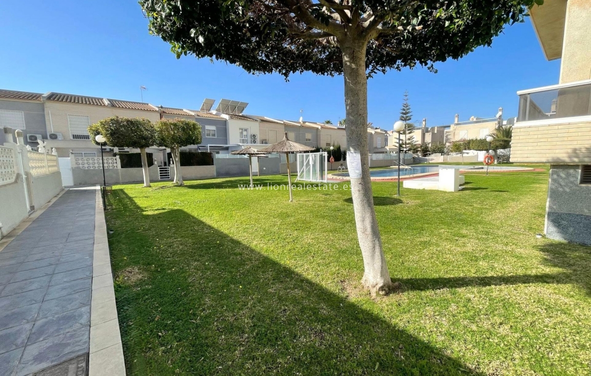 Odsprzedaż - Mieszkanie w bloku - Torrevieja - Torreblanca