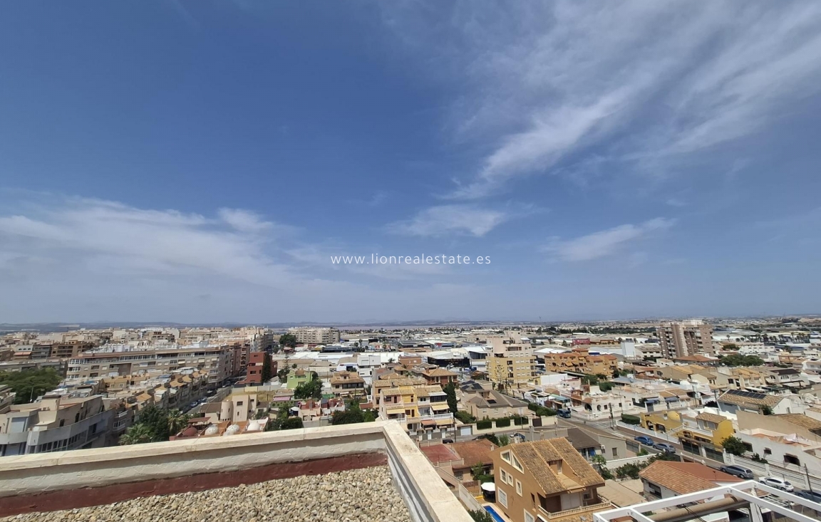 Odsprzedaż - Mieszkanie w bloku - Torrevieja - torrevieja