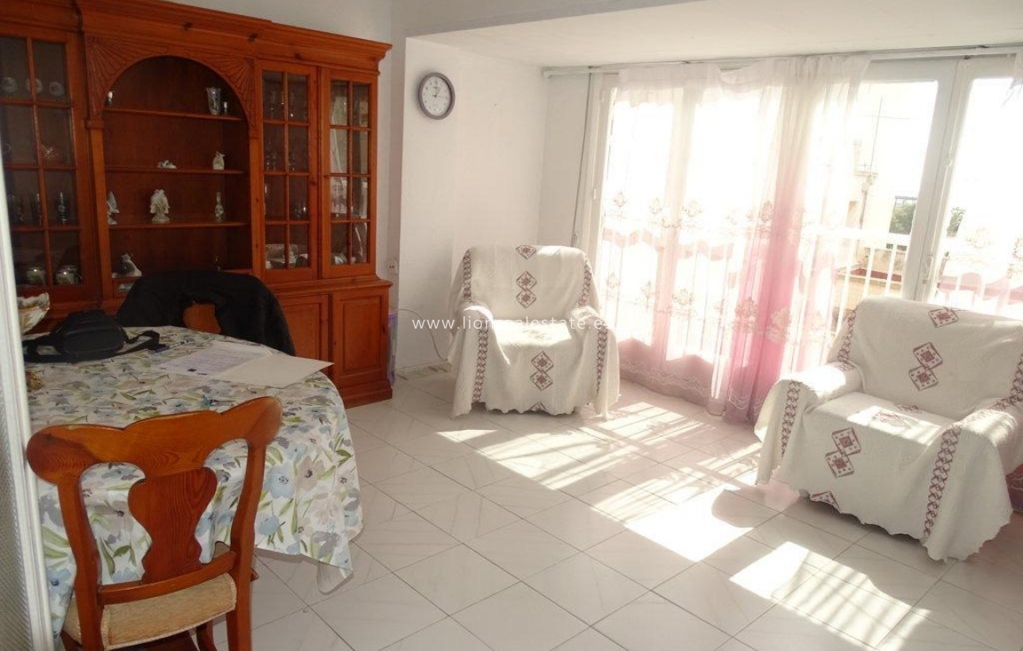 Odsprzedaż - Mieszkanie w bloku - Torrevieja