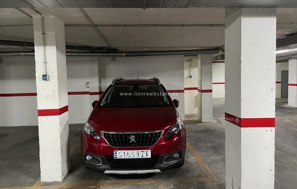 Odsprzedaż - Parking - Torrevieja - Centro