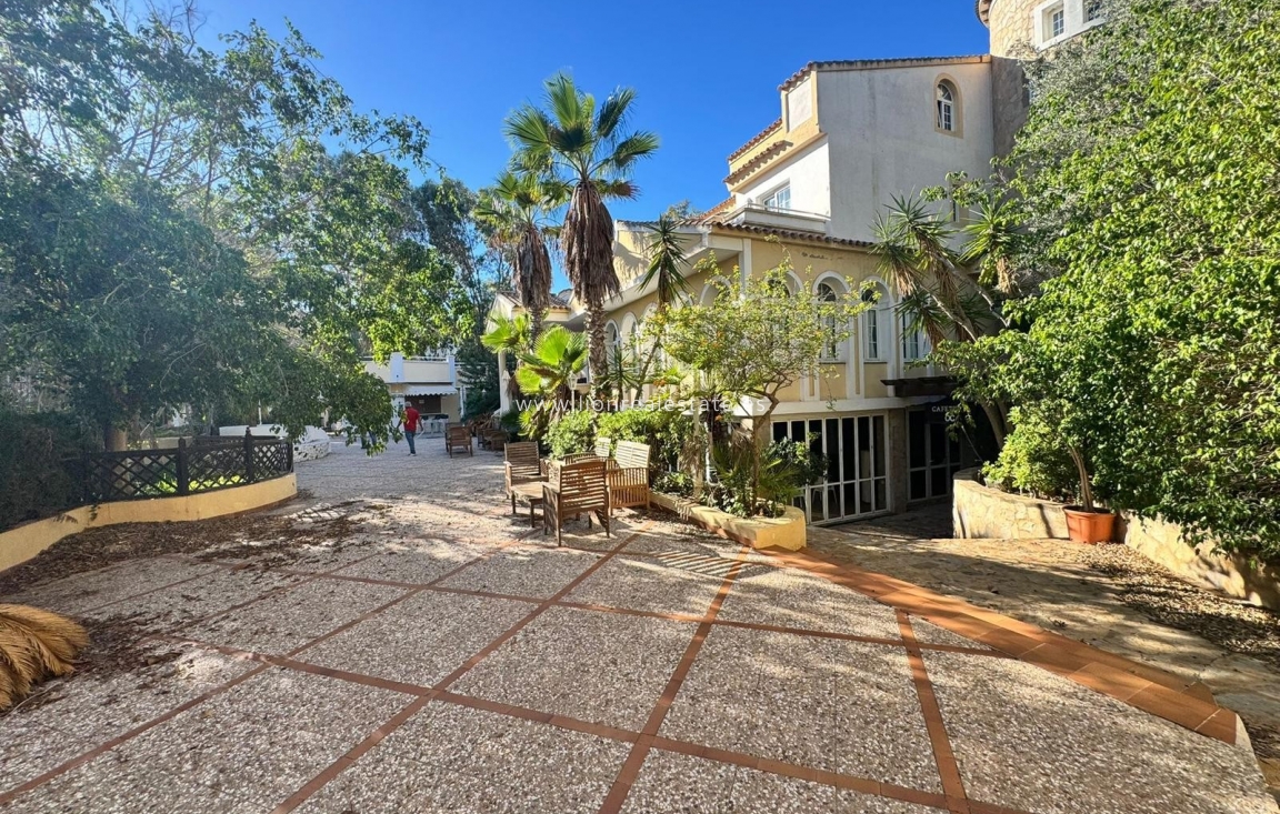 Odsprzedaż - Reklama w telewizji - Orihuela Costa