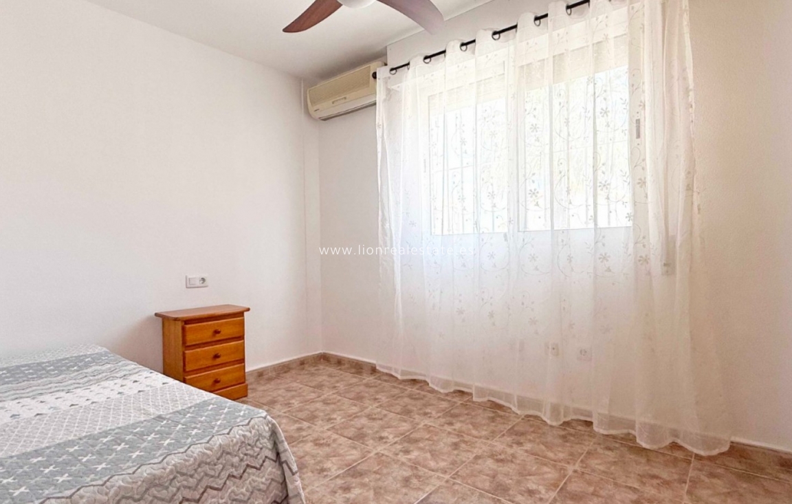 Odsprzedaż - Semi Detached Villa - Orihuela Costa - Los Altos