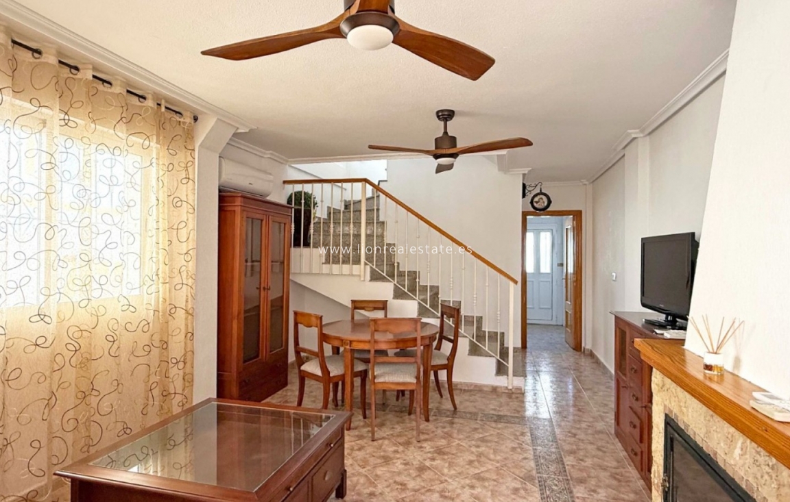 Odsprzedaż - Semi Detached Villa - Orihuela Costa - Los Altos