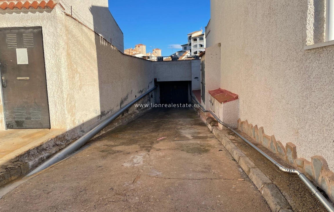 Odsprzedaż - Storeroom - Torrevieja - Calas blanca