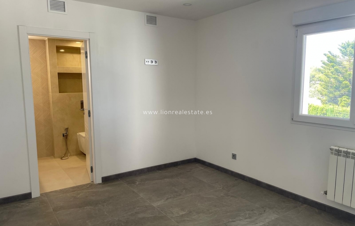 Odsprzedaż - Szalet - Torrevieja - Los Balcones