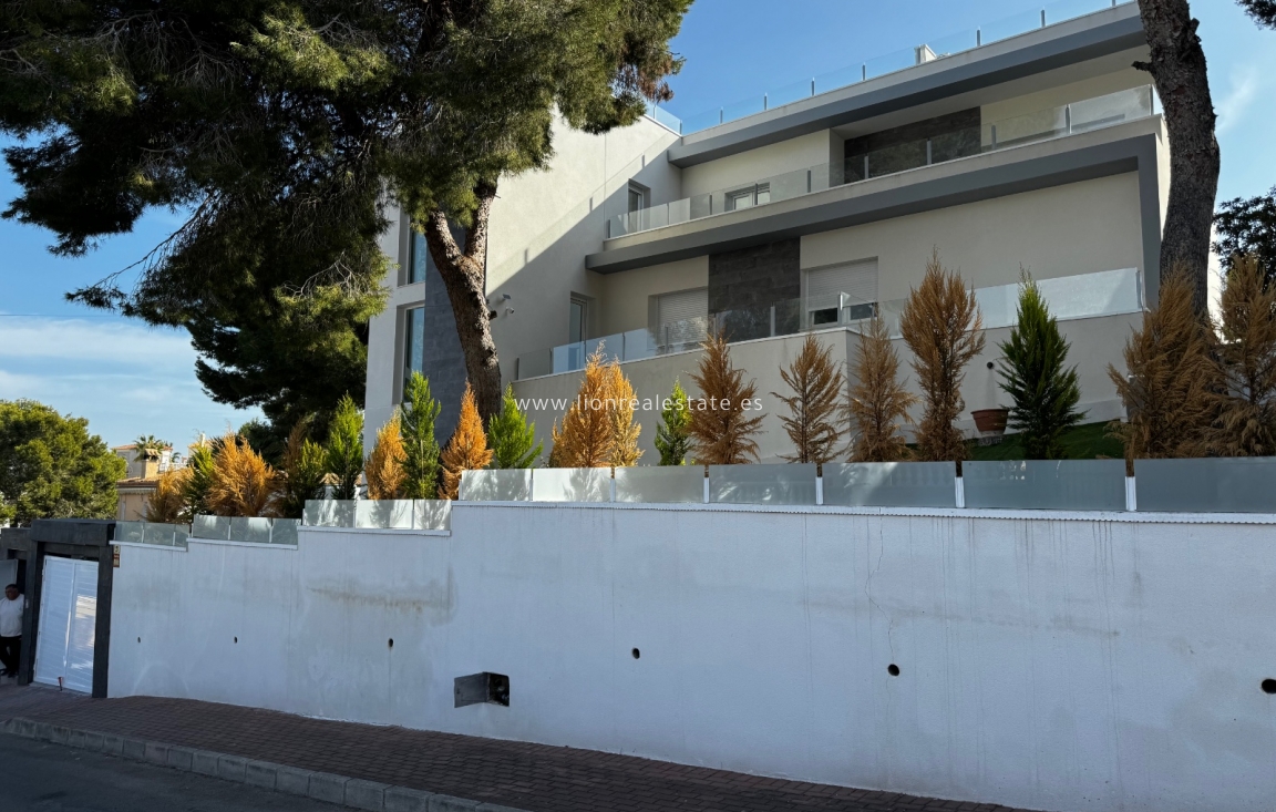 Odsprzedaż - Szalet - Torrevieja - Los Balcones