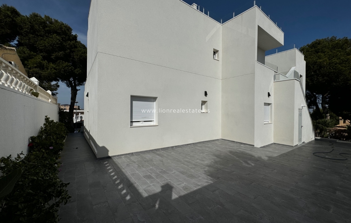 Odsprzedaż - Szalet - Torrevieja - Los Balcones