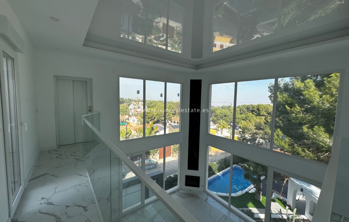 Odsprzedaż - Szalet - Torrevieja - Los Balcones