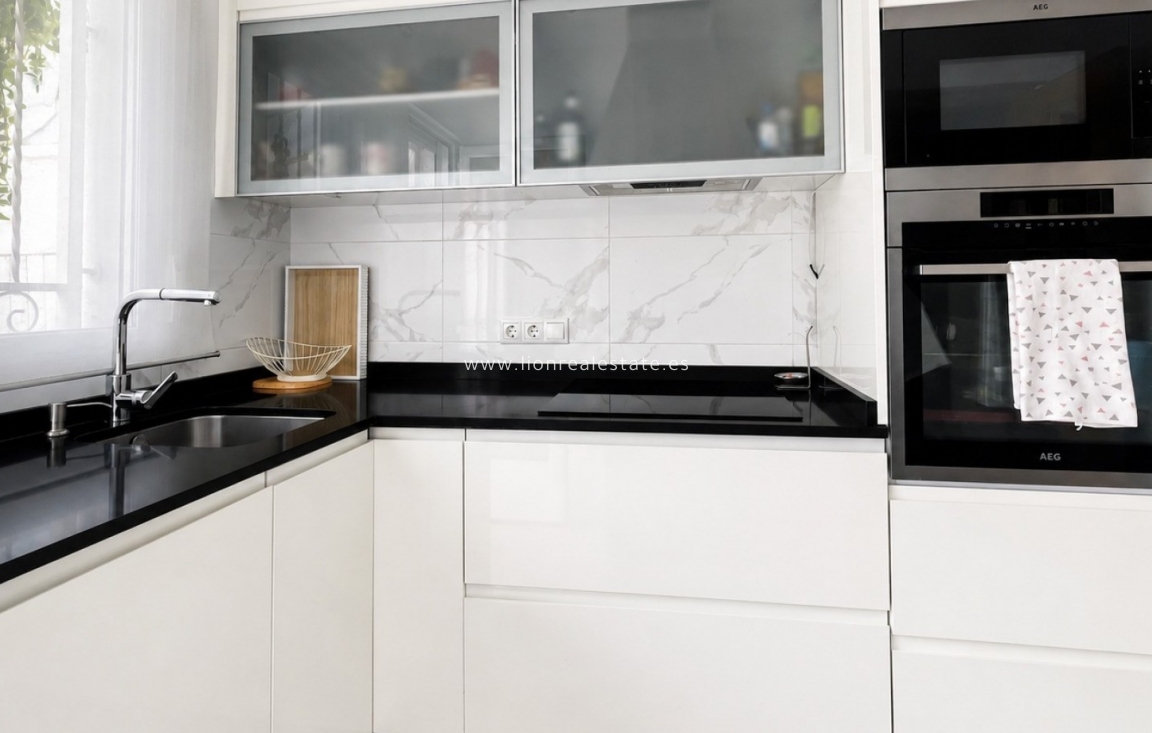 Odsprzedaż - Town House - Orihuela Costa - Punta Prima