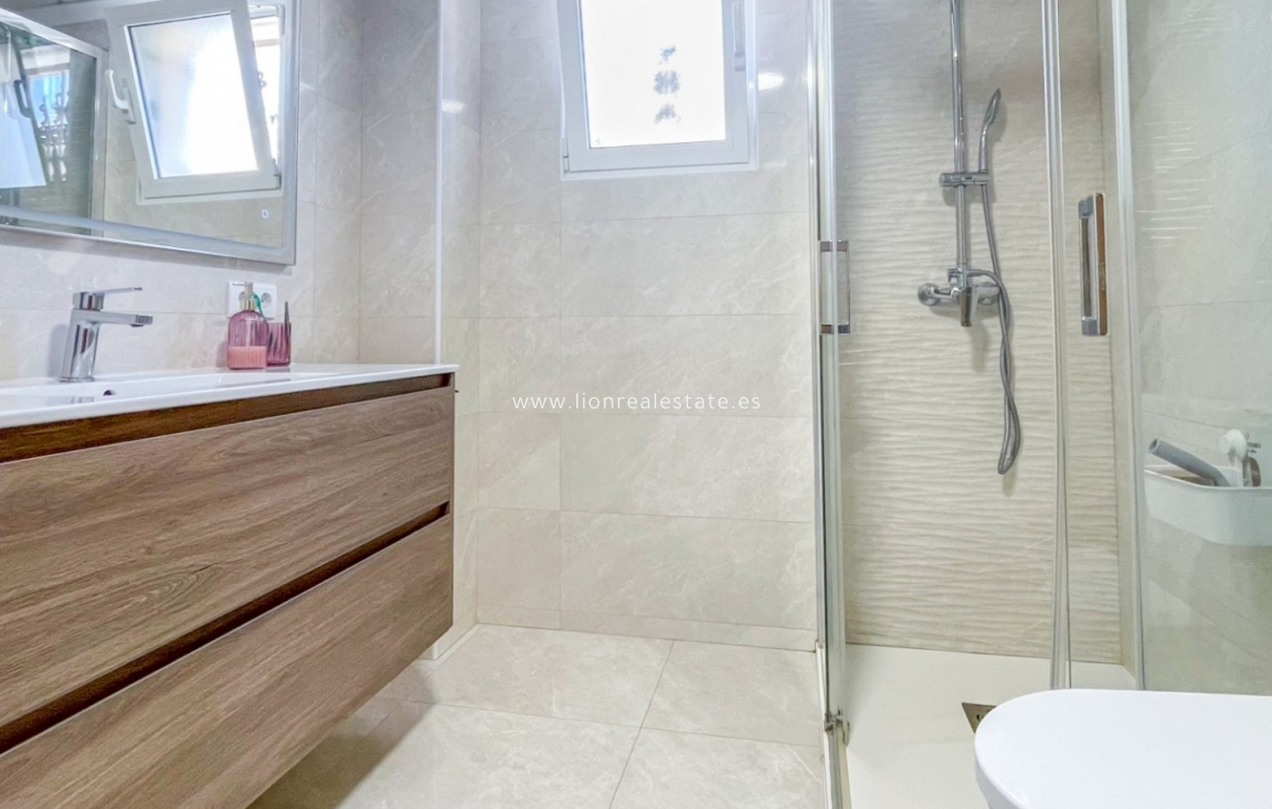 Odsprzedaż - Town House - Orihuela Costa - Punta Prima