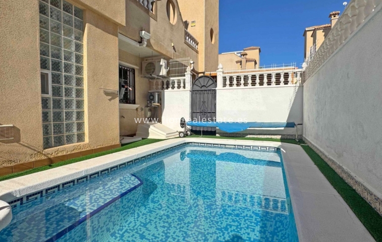 Odsprzedaż - Town House - Orihuela Costa - Villamartín
