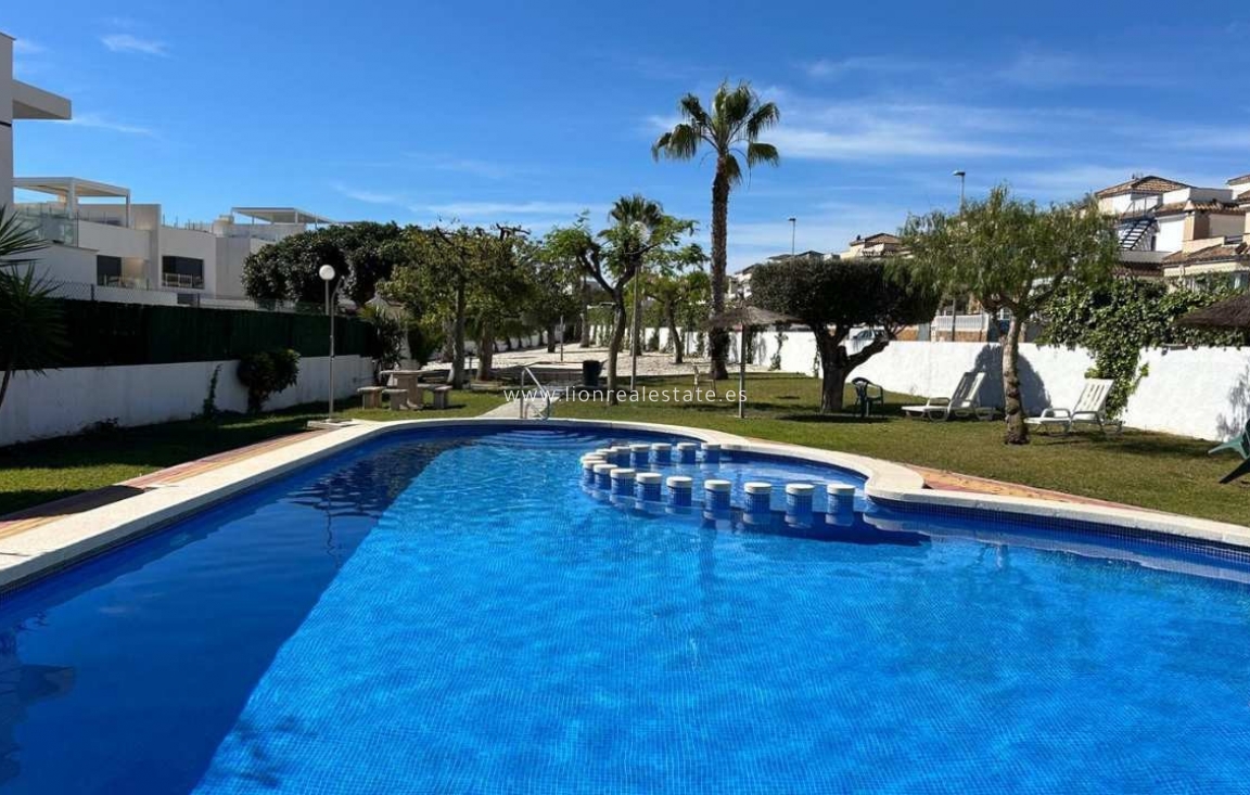 Odsprzedaż - Town House - Orihuela Costa - Villamartín