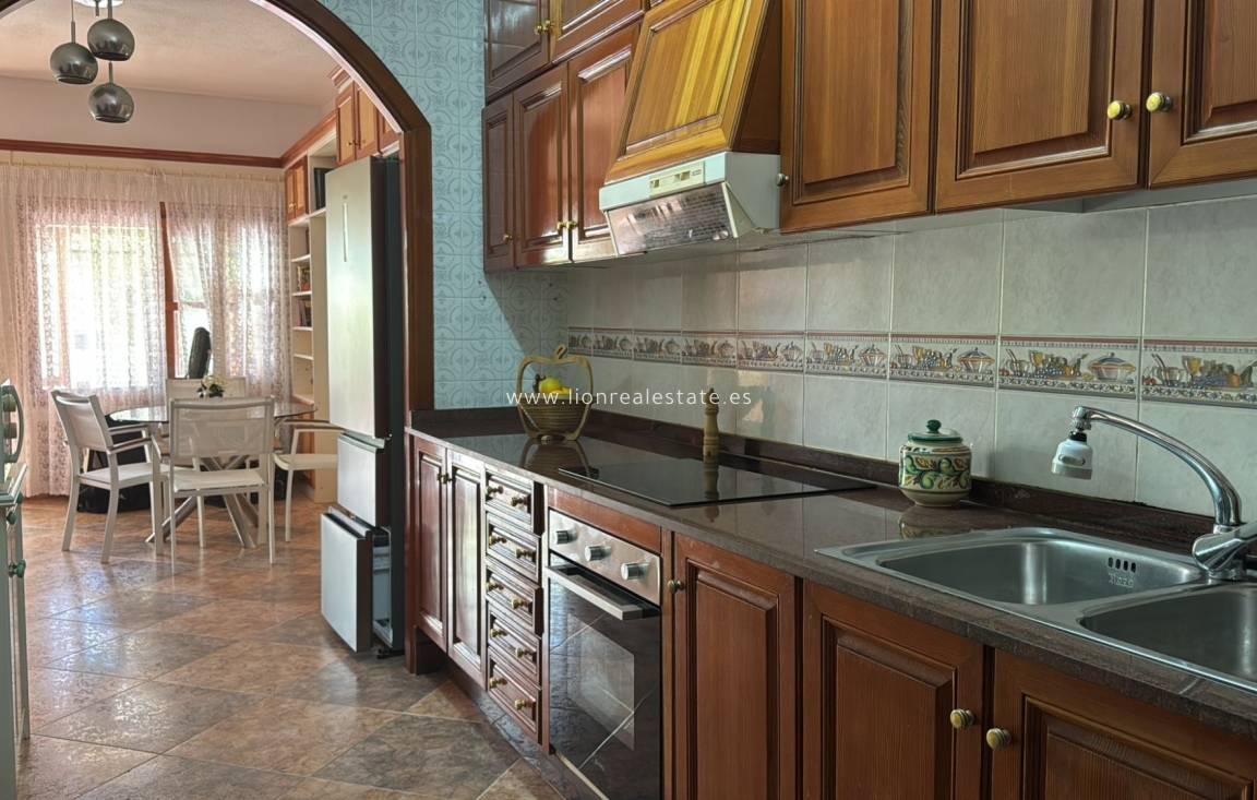 Odsprzedaż - Town House - Punta Prima