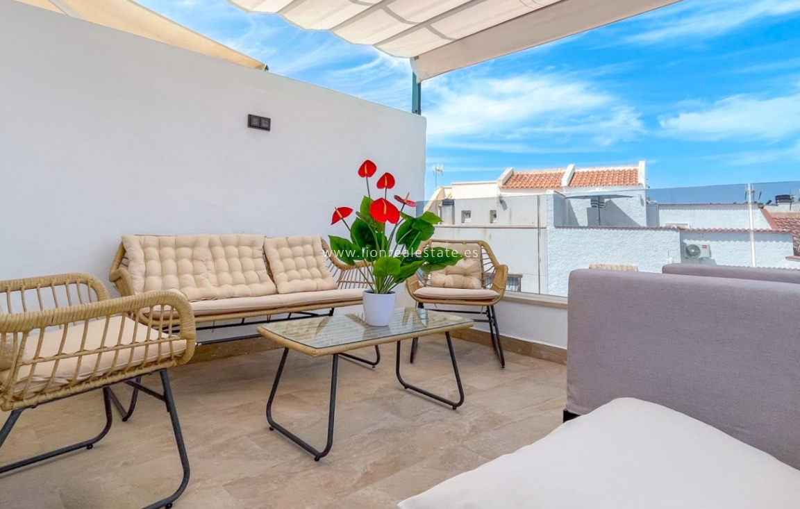 Odsprzedaż - Town House - Torrevieja - Nueva Torrevieja - Aguas Nuevas