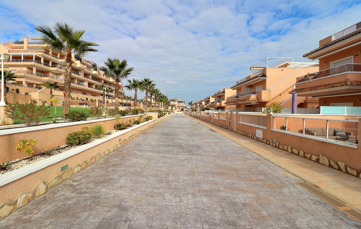 Odsprzedaż - Town House - Torrevieja - Punta Prima