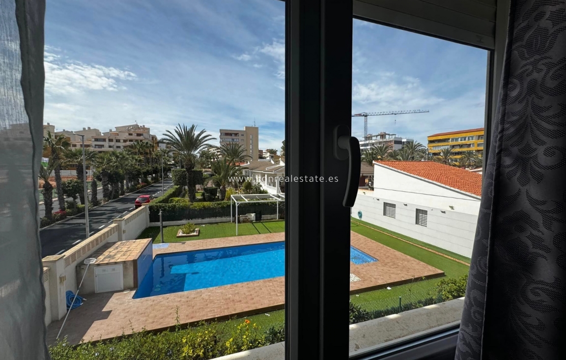 Odsprzedaż - Town House - Torrevieja - Punta Prima