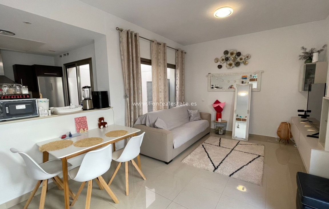 Odsprzedaż - Town House - Torrevieja - Punta Prima