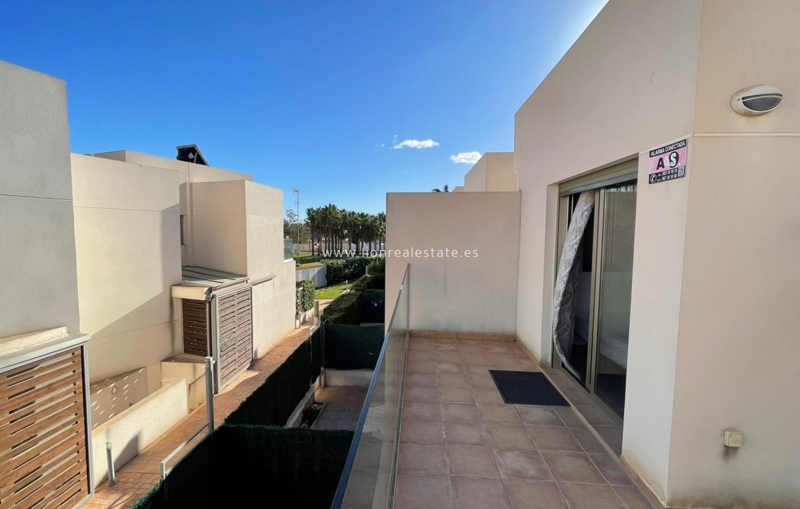 Odsprzedaż - Town House - Torrevieja - Punta Prima