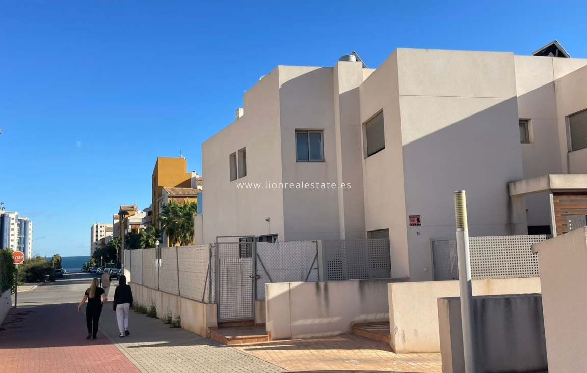 Odsprzedaż - Town House - Torrevieja - Punta Prima