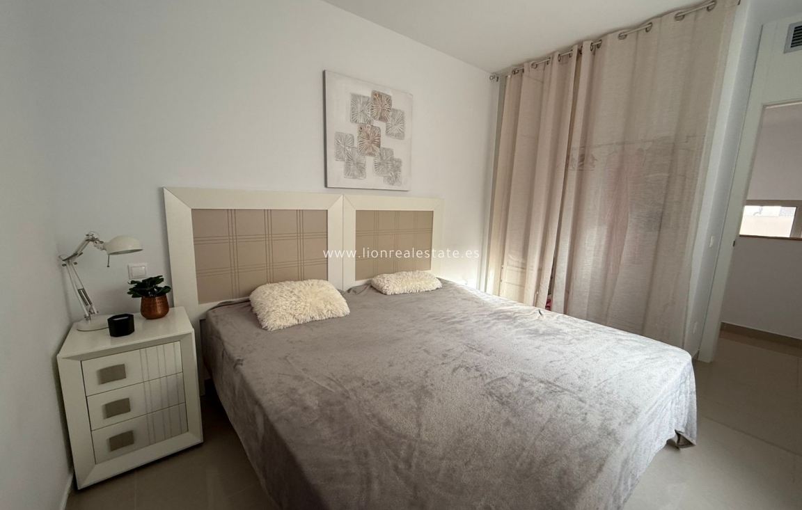 Odsprzedaż - Town House - Torrevieja - Punta Prima