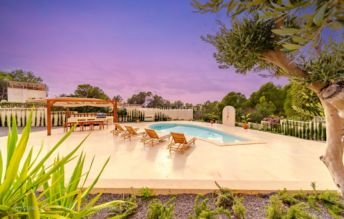 Odsprzedaż - Villa - Altea - Altea La Vella